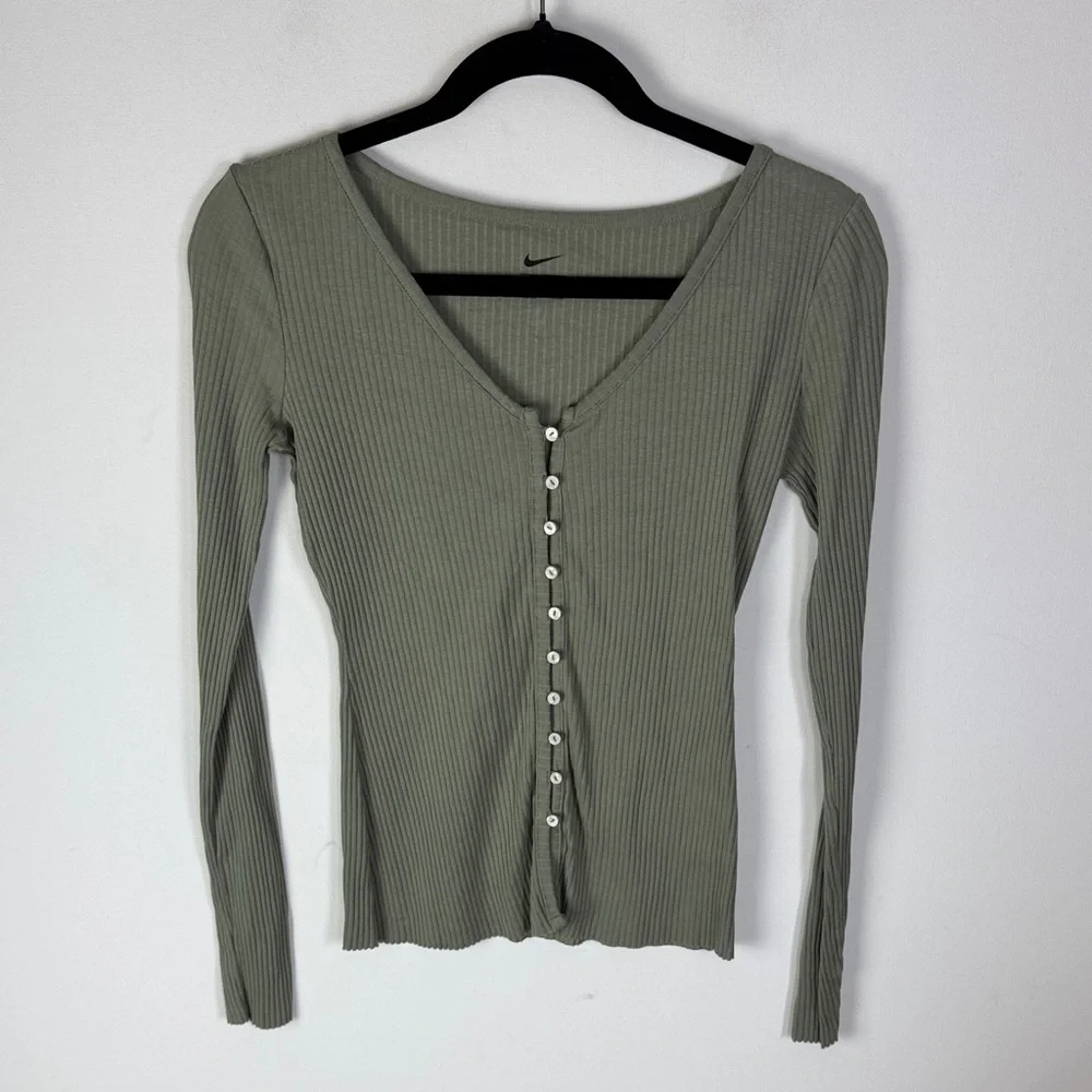 Nike Top - Women's Medium